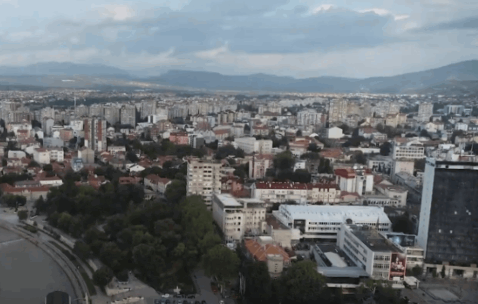 UŽAS U NIŠU: Baka pronađena MRTVA u dnu stepeništa, čekaju se rezultati OBDUKCIJE
